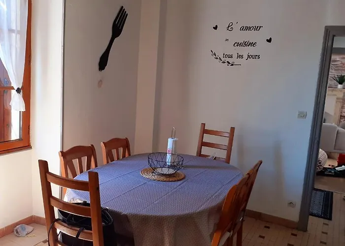 Les Aires Avoisiennes Semesterbostad Avoise